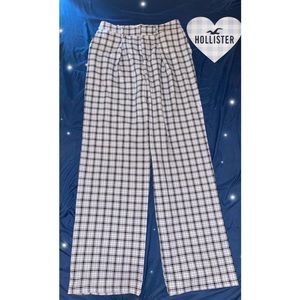 Hollister ultra high rise plaid pants in blue-grey, white, and black.
